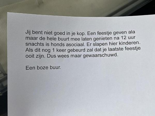 14 buren die er echt HE-LE-MAAL klaar mee zijn | Kakhiel