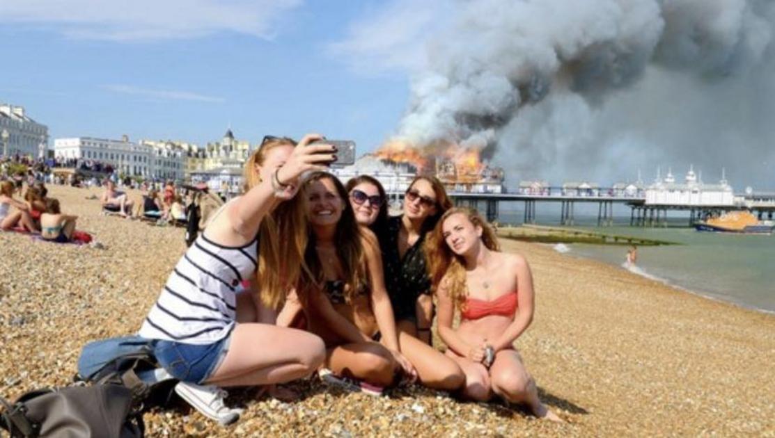 De 20 meest debiele momenten om een selfie te maken ooit